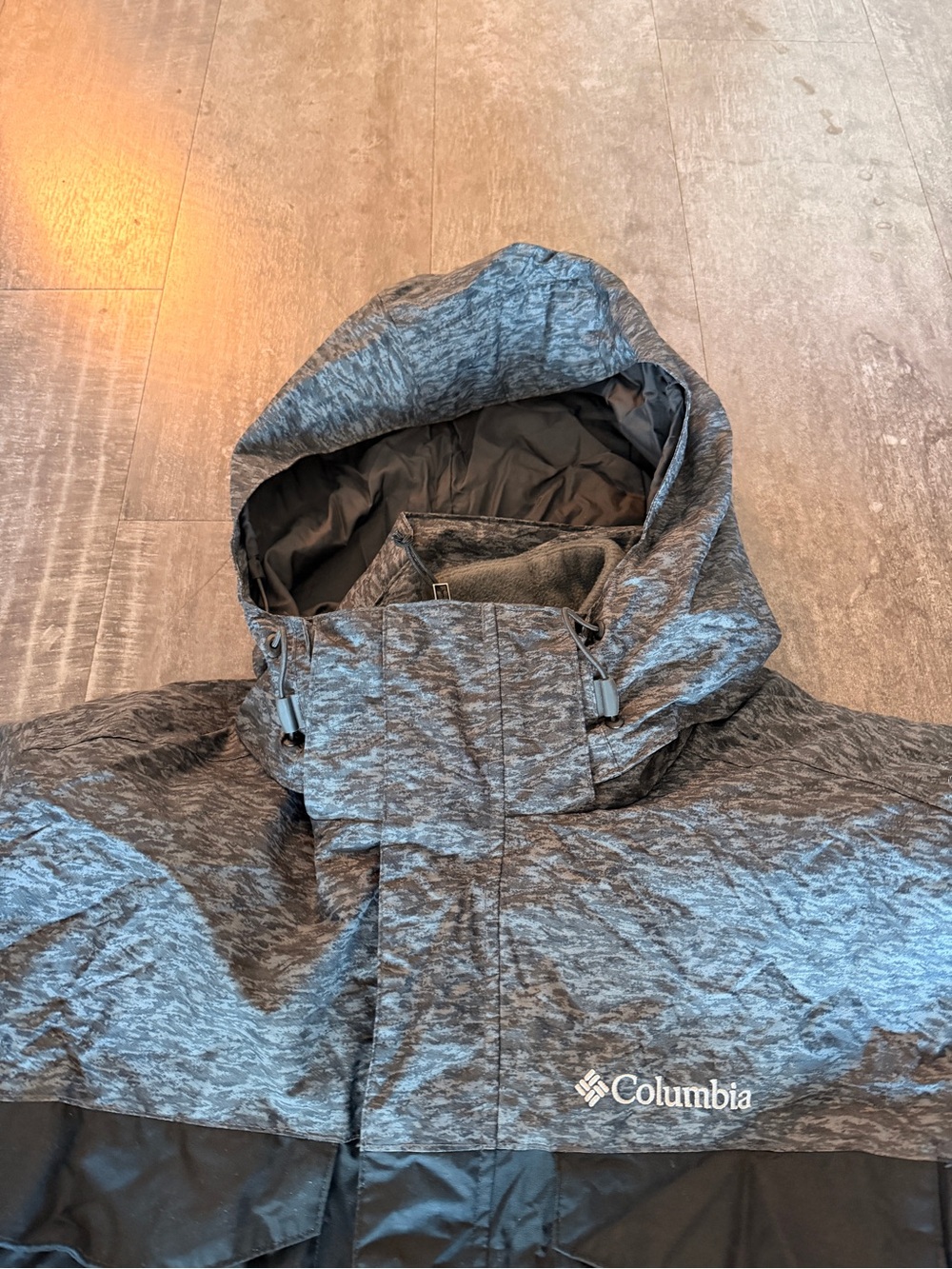 Columbia Black and Gray Ski Snowboard Jacket - Picture 5 of 7